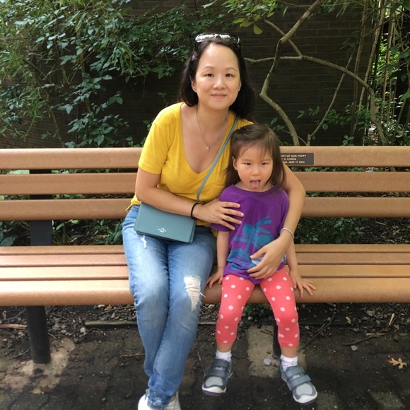 Meet your Posher, Lotus - Picture 1 of 1